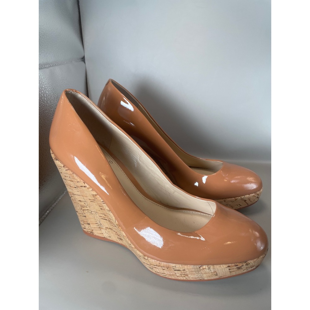 Vince Camuto Faran Tan Patent Leather Cork Wedge Platform Pump Heels 8.5M - Picture 4 of 7
